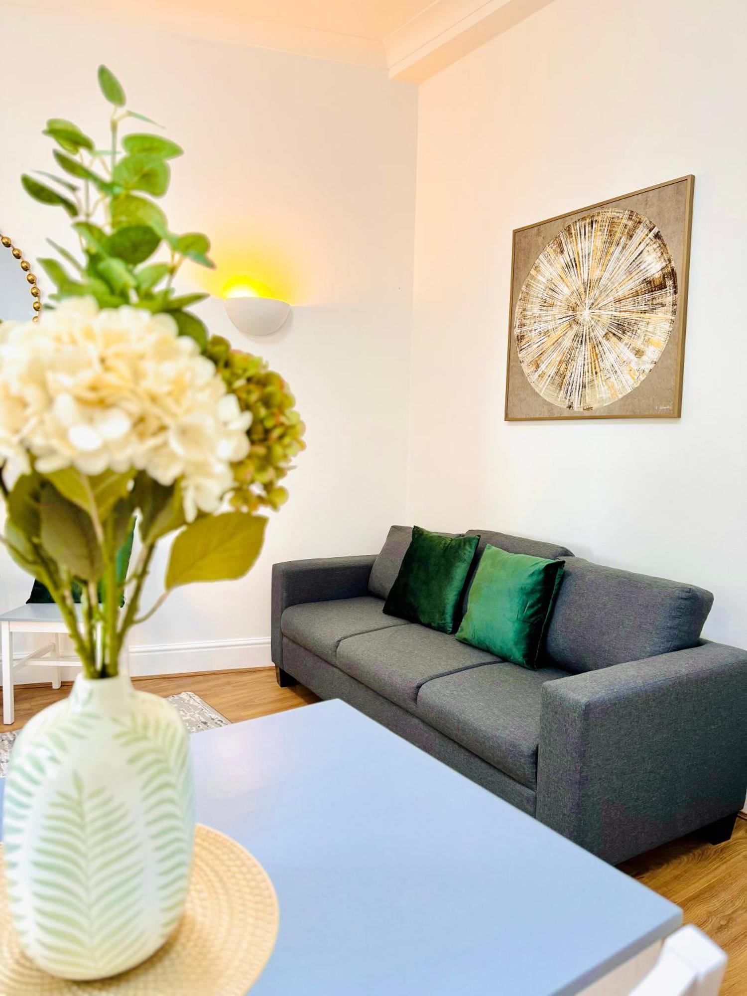 Beautiful 2Bedroom Flat In London St John Экстерьер фото
